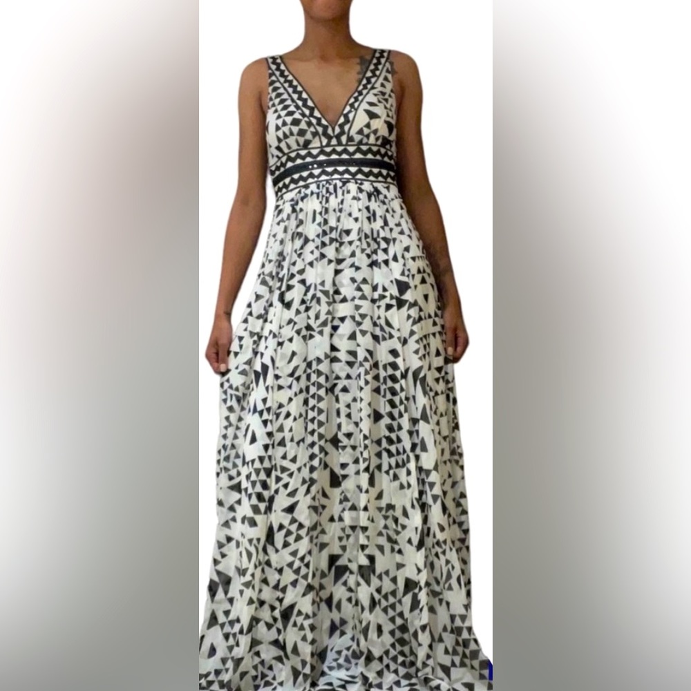 BcbgMaxAzria Embellished Plunging V- neck Silk Cream & Black Geo Maxi Dress